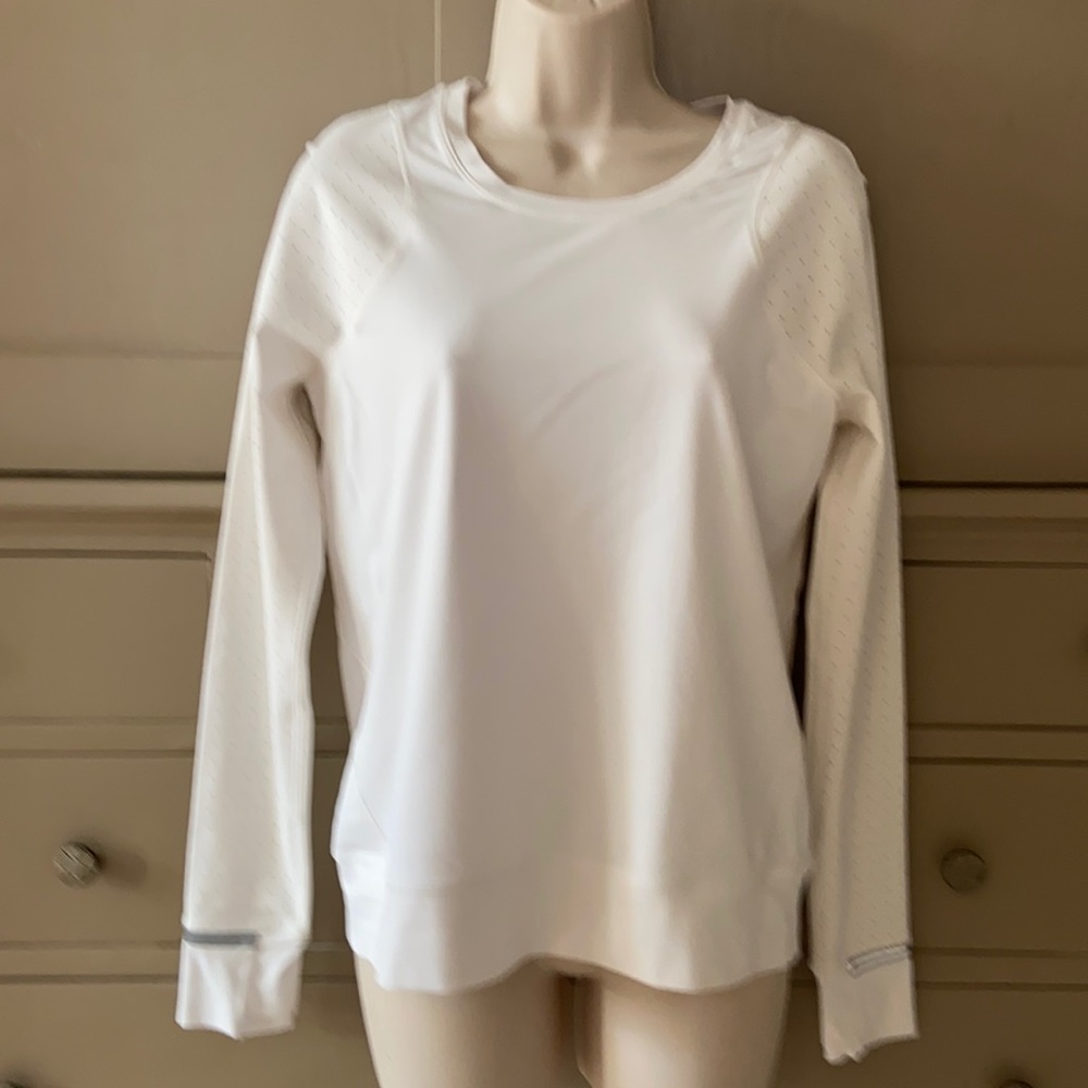Lululemon white long sleeve reflective detail shirt